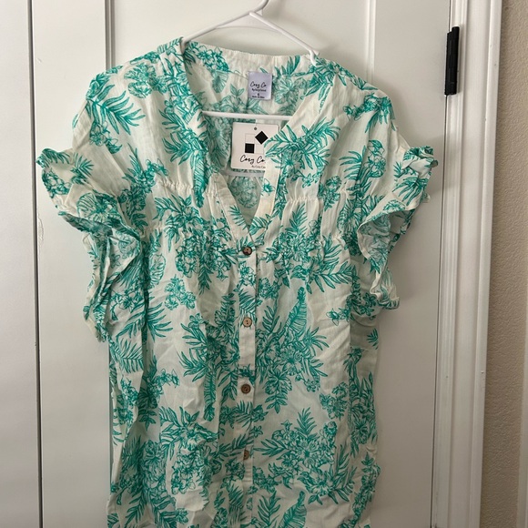 Cozy Co. floral print top. NWT - Picture 5 of 5